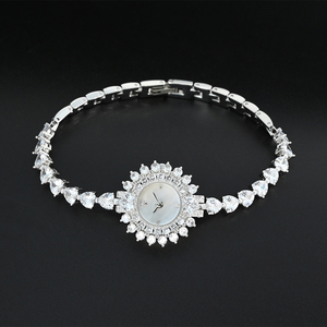 นาฬิกาข้อมือผู้หญิง Shiny Diamond ขนาด 25 มม. หน้าปัด MOP กันน้ำ 3ATM สายทองเหลือง ควอตซ์ - Product Image 4