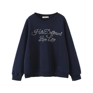 Sweat-shirt bleu marine Runqi grande taille avec détails en perles et strass, coupe ample, pull en coton tricoté pour femme - Product Image 1