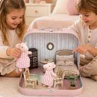 Diorama miniature de chambre à coucher, valise rose vintage, lit en treillis, commode en mosaïque, miroir, tapis à motif végétal, décoration d'intérieur, ornement, cadeau