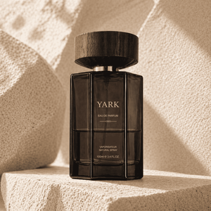 Flacon de parfum vide de luxe de 100 ml avec bouchon en bois givré noir fumé hexagonal, impression couleur, emballage en boîte - Product Image 1