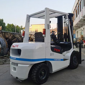 Chariot élévateur triple TCM de 3 tonnes d'occasion avec moteur diesel pour bâtiment électrique, hauteur de levage de 4.5m, 3 mâts dans la cour de Hefei - Product Image 6