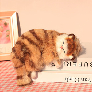 Estatua de Gato de Piel Realista Hecha a Mano con Detalles Precisos, Modelo de Gatito Durmiendo para Decoración de Estante o Escritorio, Adorno Artesanal - Product Image 1