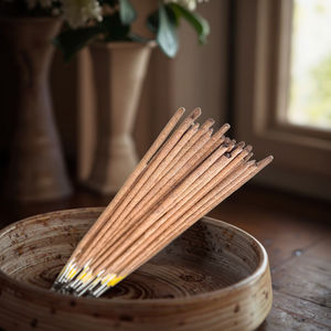 Juego de incienso de bambú Oud hecho a mano embalaje personalizable palos de fragancia dulce para uso religioso difusor de aromaterapia al por mayor - Product Image 1