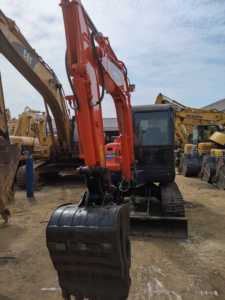 Excavadora de orugas hidráulica Doosan DX60 usada, buen estado, motor Yanmar, 6 toneladas, peso operativo, caja de cambios, bomba, núcleo de rodamiento - Product Image 3