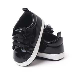 Chaussures pour bébés de 0 à 1 an en gros, chaussures décontractées pour bébés à semelle souple avec motif floral mignon - Product Image 5