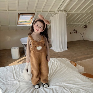 Unisex Teddy Fleece Baby Bib Pants Oso de dibujos animados bordado Teddy Fleece Overoles <span class=keywords><strong>para</strong></span> bebé - Product Image 2