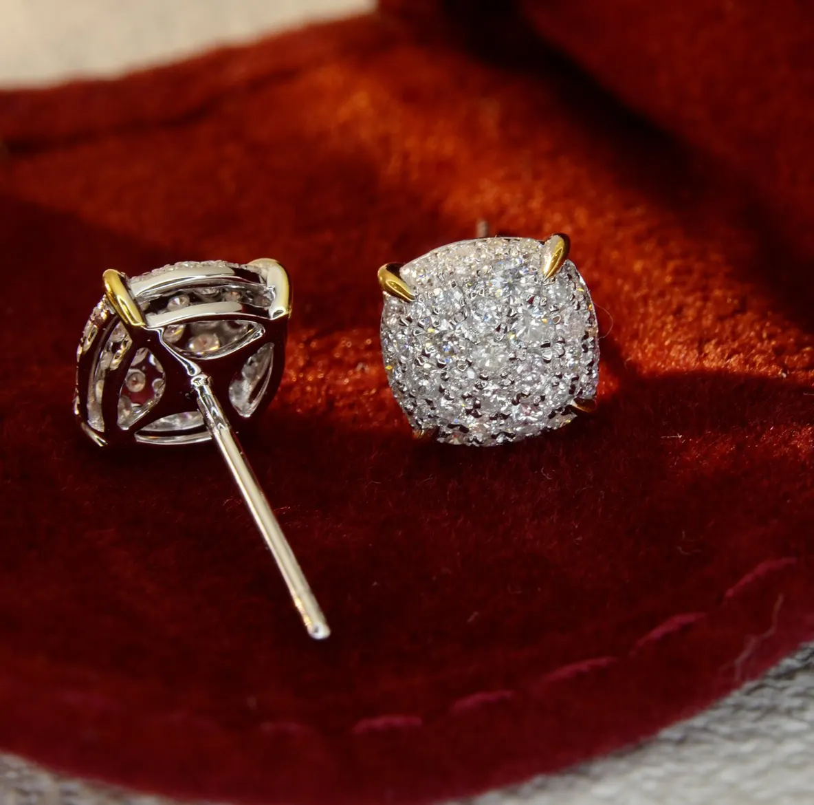 0.66ct वी. एस. प्राकृतिक हीरा मिठाइयां दौर कान की बाली स्टड 18K ठोस सफेद सोने फैशन पूर्ण Bling वापस पक्ष में संलग्न। स्टड महिलाओं के लिए