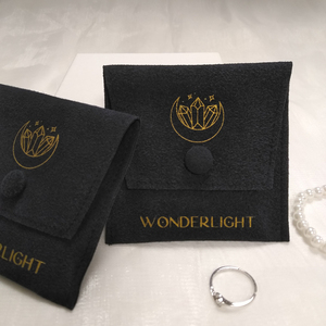 Nuevo Estuche para Joyas de Microfibra de Gamuza Color Marfil con Cierre a Presión y Logotipo Personalizado, con Caja y Almohadilla Interior para Regalo - Product Image 5