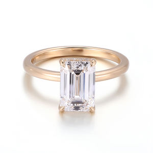 Bague de fiançailles pour femme en or jaune 14 carats avec diamant de laboratoire DEF VVS1 de 2 carats, taille radiant, pour Noël, Noël ou anniversaire - Product Image 2