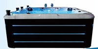 Baignoire à remous autoportante d'extérieur au design moderne avec fonction de massage pour les hôtels comme le spa et le jacuzzi