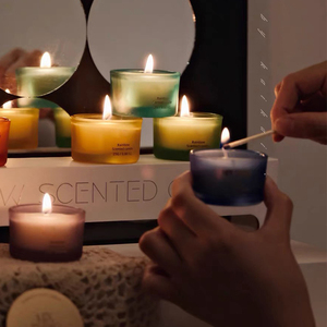 Vente en gros de pots de bougies en verre de table de décoration d'arbre de Noël nordique petit <span class=keywords><strong>bougeoir</strong></span> dépoli vide - Product Image 4