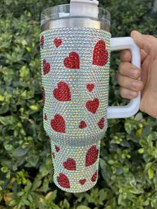 Tazza Termica con Glitter e Strass a Forma di Labbra che si Baciano, 40 oz, per San Valentino, con Manico e Fiocco a Cuore - Product Image 4