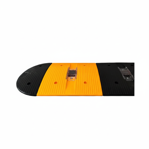 Juego de Reductores de Velocidad de 2.5 Metros con Luces Intermitentes y Cubierta de PVC para Seguridad Vial - Product Image 2