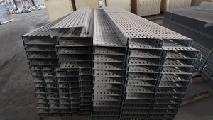 Les plateaux à câbles perforés galvanisés à chaud de fabrication chinoise de haute qualité, les plus vendus en Afrique, sont vendus à prix fortement réduit. - Product Image 5