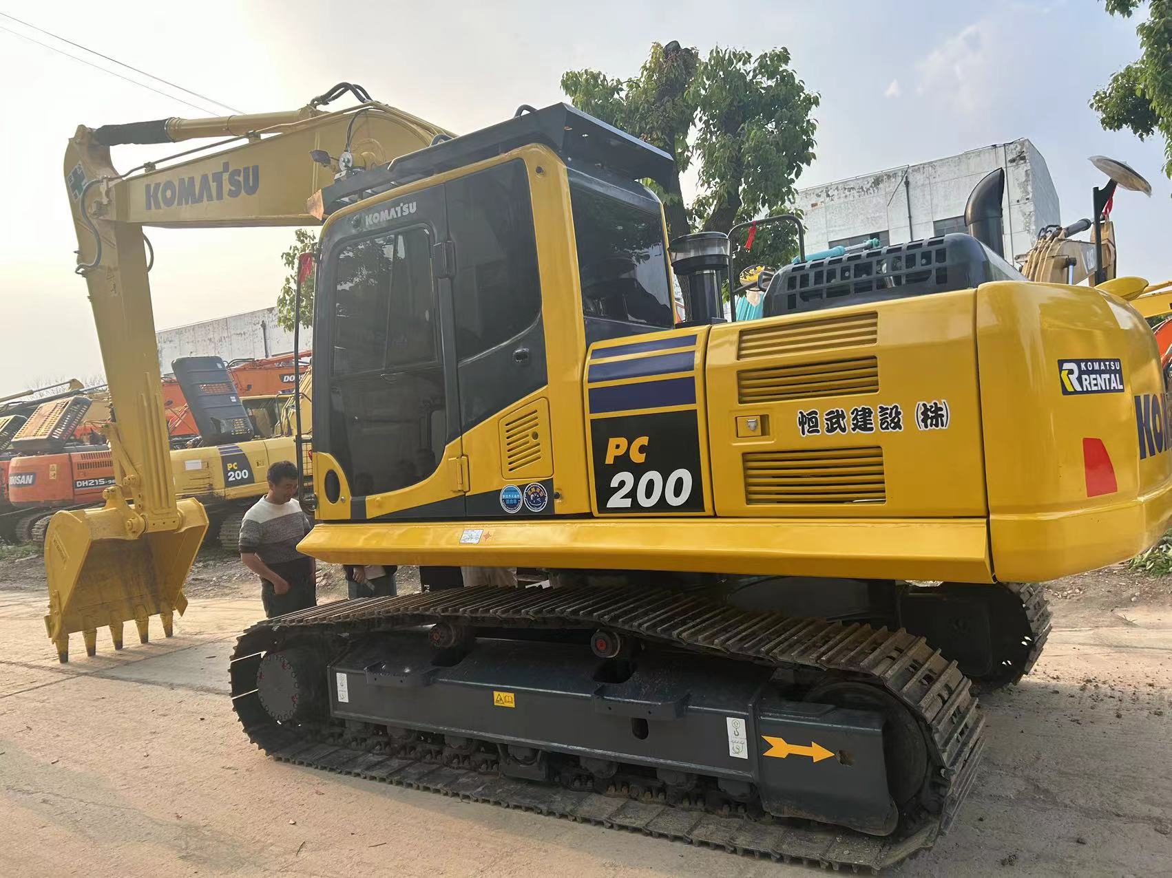 油圧ショベル中古新バージョンコマツPC200 PC225 PC265 PC330