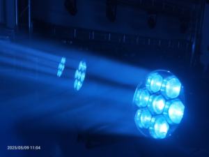 STSLITE-IP 65 移动式 7颗60瓦蜂眼染色灯，可变焦染色效果，高亮度混色，适用于音乐会和活动 - Product Image 5