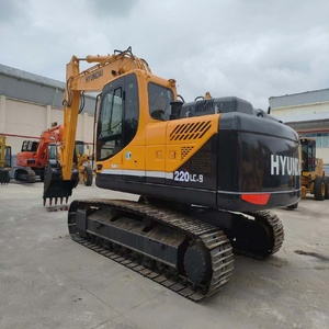 Excavatrice sur chenilles Hyundai R220LC-9 en bon état, poids opérationnel de 22 tonnes, moteur à suralimentation automatique, haute efficacité, en stock - Product Image 4
