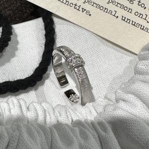 Anillo Abierto de Plata Pura S925 con Incrustaciones de Circonita Vintage, Diseño de Nicho de Lujo Ligero de 18K, Anillo Personalizado con Acabado Cepillado, Talla Única - Product Image 5