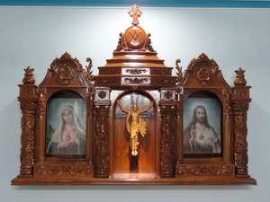 Mueble de Altar Cristiano Antiguo de Madera, Hecho a Mano en Alemania, Calidad Premium, Resistente al Agua, Duradero, Tradicional Católico - Product Image 2
