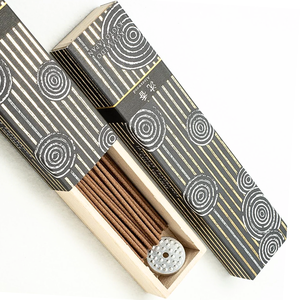 Bâtons d'encens en bois de santal Dai Binh Nag Champa roulés à la main - Usage religieux, 100% naturels, arômes spirituels pour la maison et le spa - Product Image 4