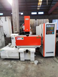 Máquina de electroerosión por inmersión de alta precisión ZNC 350 Taiwán <span class=keywords><strong>Ctek</strong></span> Die Sinker Máquina de descarga eléctrica - Product Image 4