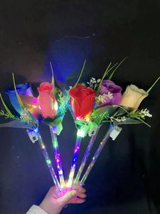 Roses LED Lumineuses, Roses à Ruban Doré, Roses à Tige Fine, Jouets Lumineux pour Fêtes, Cadeaux de la Saint-Valentin - Product Image 5