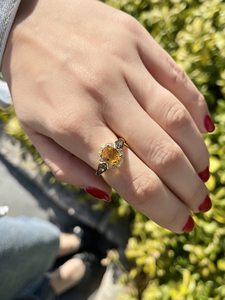 Anillo de Diamantes Blancos y Chocolate SGARIT de 0.35 Quilates para Mujer, Anillo de Oro Rosa o Amarillo de 14k con Gema Ovalada de 1.75 Quilates - Product Image 4
