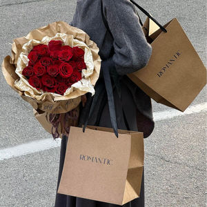 Sacs en papier kraft brun personnalisés en gros avec logo, sacs cadeaux carrés pour fleurs, sacs d'emballage vintage pour fleurs - Product Image 1