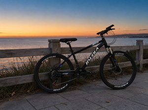 Bicicletta con Telaio in Acciaio ad Alto Tenore di Carbonio Saldato al <span class=keywords><strong>Laser</strong></span>, 21 Velocità, Freno a Disco, Movimento Centrale con Cuscinetti Sigillati, Cerchio a V Profondo, Pneumatico 2.125 - Product Image 6
