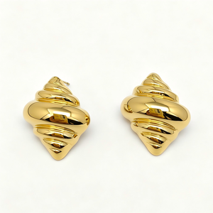 Boucles d'oreilles clous tendance en acier inoxydable plaqué or 18 carats, motif coquillage et escargot de mer, étanches, pour <span class=keywords><strong>femme</strong></span>, collection plage et océan, idéales pour <span class=keywords><strong>mariage</strong></span> - Product Image 1