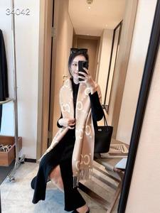 高級感あふれる文字ロゴ入りカシミヤスカーフ、冬用パシュミナショール、両面プリントのレディーススカーフ - Product Image 6