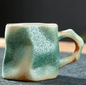 Tasse <span class=keywords><strong>à</strong></span> <span class=keywords><strong>café</strong></span> en céramique irrégulière de style japonais rétro, tasse créative en poterie froissée pour le bureau, le thé, le latte et le thé de l'après-midi - Product Image 4