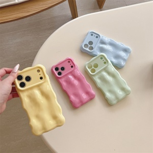 Funda Protectora de TPU Suave con Burbujas Onduladas 3D y Diseño de Meteorito para iPhone 11 12 13 14 15 16 17 Pro Max, Color Caramelo Brillante, Protección para la Cámara - Product Image 5