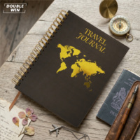 Journal de voyage à couverture rigide avec plan du monde doré personnalisé, double spirale, effet réfléchissant, avec onglets et marque-page en corde