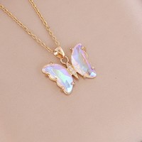 Collier Papillon Envoûtant avec Cristal Scintillant, Bijou Tendance pour Femme, Cadeau Parfait Maman Diplômée, Accessoire Élégant
