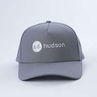 Gorra Trucker de Secado Rápido al por Mayor en Stock, Gorra Personalizada con Perforaciones Láser, Gorra de Béisbol Impermeable de 5 Paneles