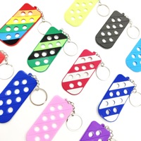 Porte-clés SW en PVC avec trou pour étiquette de bagage, breloques décoratives pour chaussures, porte-clés mignon et souple avec trou pour breloques, porte-clés étoile