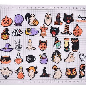 Venta caliente SERIE DE <span class=keywords><strong>Halloween</strong></span> DIY extraíble <span class=keywords><strong>Eva</strong></span> sandalias zapato ornamento Pvc <span class=keywords><strong>goma</strong></span> suave hebilla decorativa en Stock al por mayor - Product Image 3