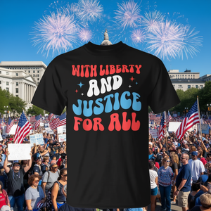 Camiseta con la inscripción «Libertad y Justicia para Todos», protesta por la libertad el 4 de julio - Product Image 3