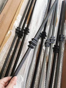 Lan can cầu thang sắt rèn hình vuông rỗng, màu đen mờ, đồng thau đánh bóng, dễ lắp đặt - Product Image 6