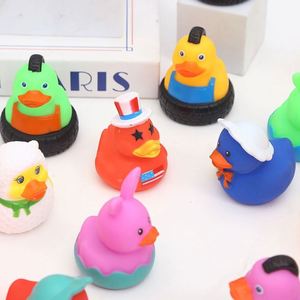Canard en plastique irlandais Jeep Bunny de 5-6 cm, jouet à presser à faible décibel pour baby shower, vente en gros, emballage en vrac - Product Image 3