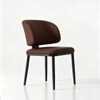 Chaise de salle à manger moderne minimaliste en cuir orange résistant aux griffures de chat, pieds en métal noir, style nordique de luxe pour cuisine, maison, restaurant, hôtel