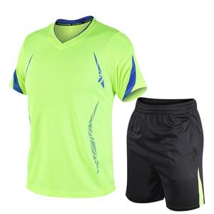Ropa de verano de seda helada delgada de secado rápido con logo personalizado, transpirable, holgada, de manga corta, para senderismo, deportes, fitness y running. - Product Image 3