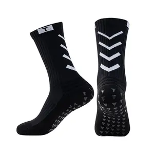 2023 nouveau gros personnalisé performance sport antidérapant athlétique football grip chaussettes anti-dérapant football chaussettes pour hommes