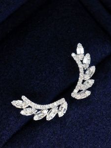 Xinfly Wholesale 18K Gold <b>Wing</b>-Shaped Diamond Stud <b>Earrings</b> 0.36ct Baguette and Round Diamonds <b>Wing</b> Shape Design - Product Image 3