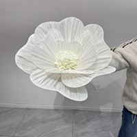 Installation d'art de fleurs artificielles géantes, toile de fond en fil froissé, fleur en fil Eugen, décoration d'hôtel, décoration d'activité