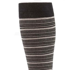 Chaussettes personnalisées pour hommes et femmes, de qualité supérieure, confortables, à la mode, pour le sport et les occasions décontractées, respirantes, imprimées numériquement, personnalisables - Product Image 2