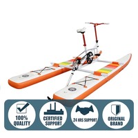 Vélo aquatique à pédales gonflable en PVC Drop Stitch bleu de la marque Favorite Factory avec logo personnalisé pour l'utilisation en extérieur des enfants dans les parcs aquatiques en bord de mer