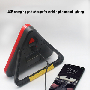 Segnale stradale riflettente di avvertimento di emergenza del <span class=keywords><strong>triangolo</strong></span> del veicolo dell'<span class=keywords><strong>automobile</strong></span> di energia solare di emergenza con luce lampeggiante a LED - Product Image 4