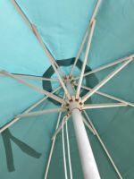Parapluie à perche centrale pour l'extérieur, avec base d'eau, parasols indiens décoratifs, chaises longues de plage avec parasols, table